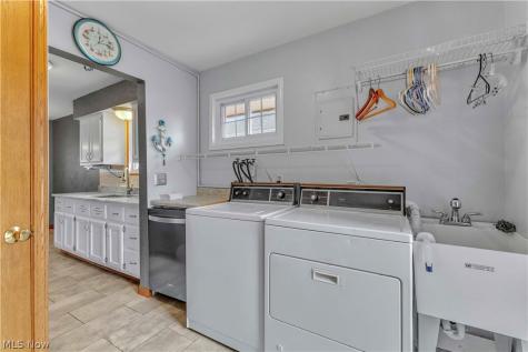 316 Thelma Drive Sheffield Lake OH 44054