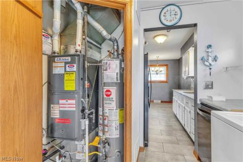 316 Thelma Drive Sheffield Lake OH 44054