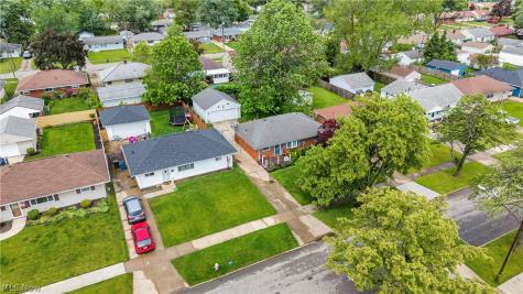 316 Thelma Drive Sheffield Lake OH 44054