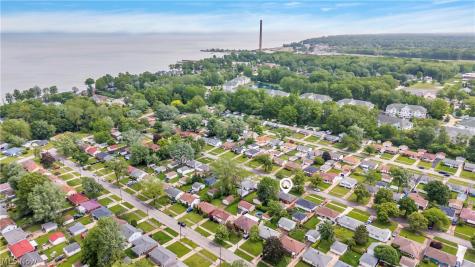 316 Thelma Drive Sheffield Lake OH 44054
