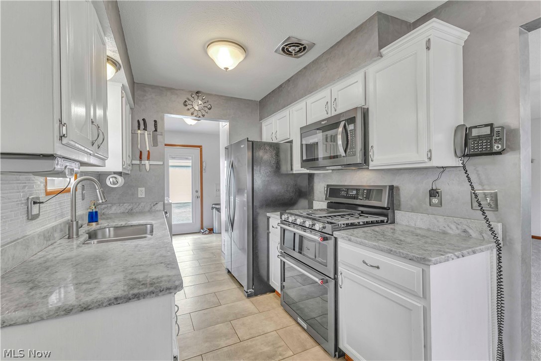 316 Thelma Drive Sheffield Lake OH 44054