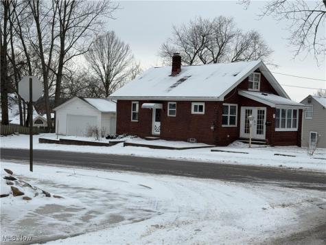 194 E Baird Avenue Barberton OH 44203