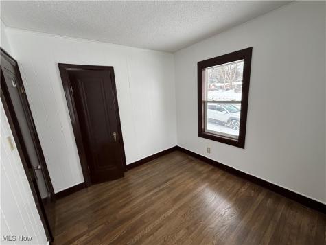194 E Baird Avenue Barberton OH 44203