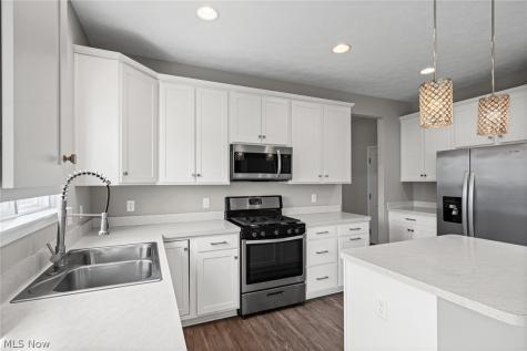 37272 Sandy Ridge Drive North Ridgeville OH 44039