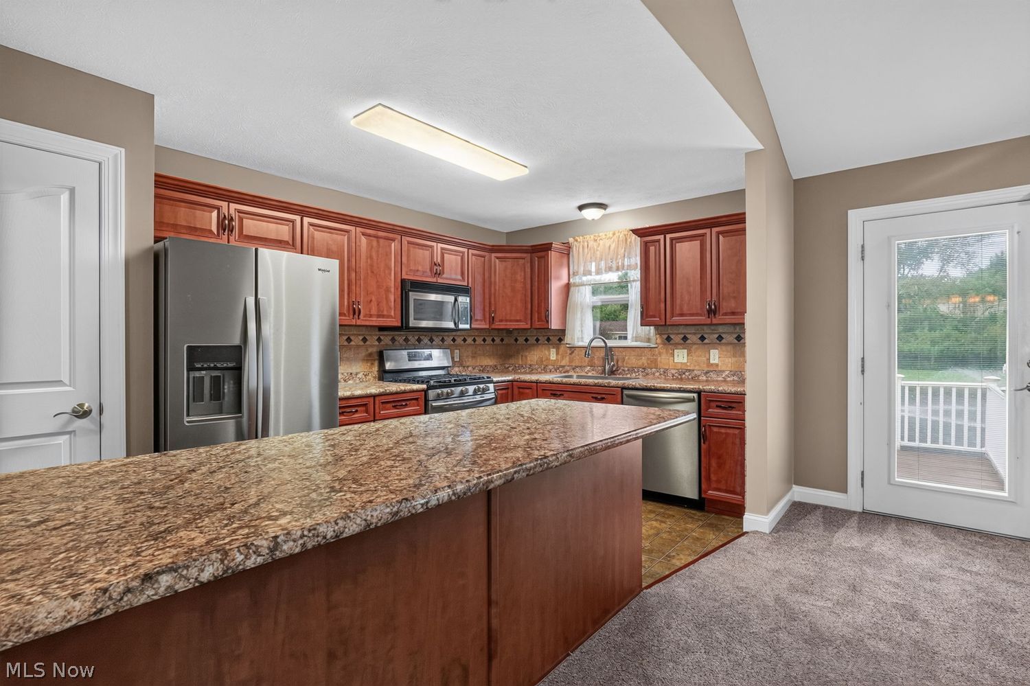 202 Fox Pointe Drive Chardon OH 44024
