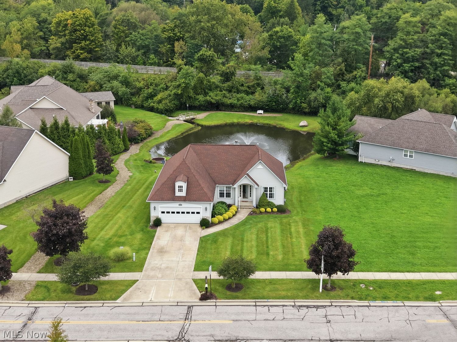 202 Fox Pointe Drive Chardon OH 44024