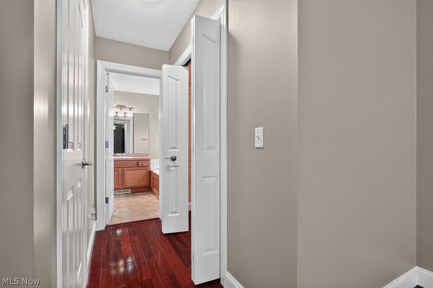 202 Fox Pointe Drive Chardon OH 44024
