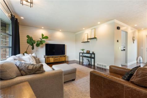 7328 Lake O Springs Avenue NW North Canton OH 44720