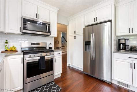 7328 Lake O Springs Avenue NW North Canton OH 44720