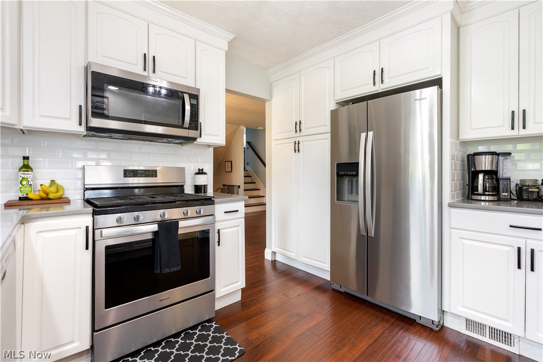 7328 Lake O Springs Avenue NW North Canton OH 44720