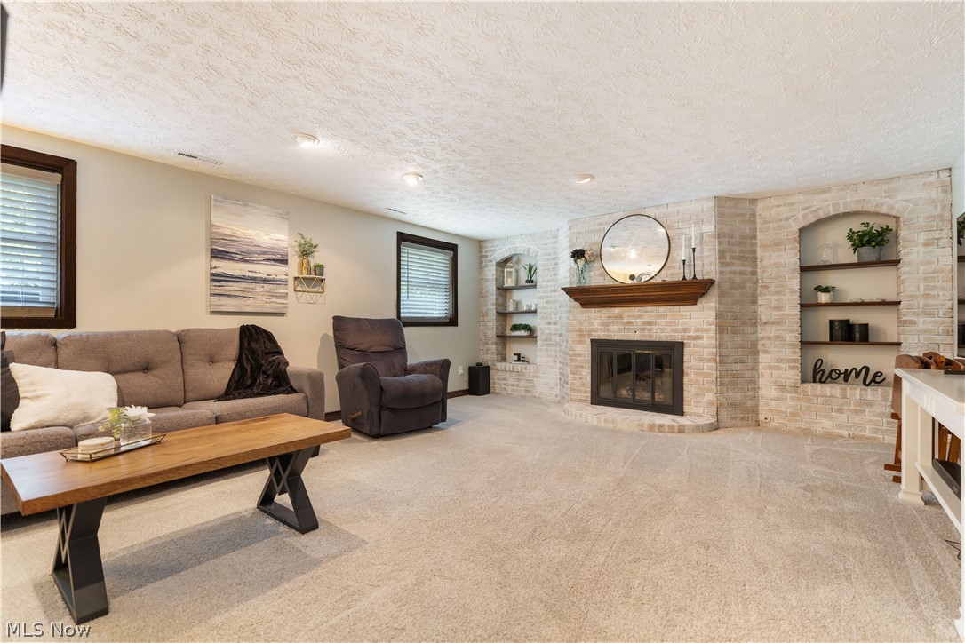 7328 Lake O Springs Avenue NW North Canton OH 44720