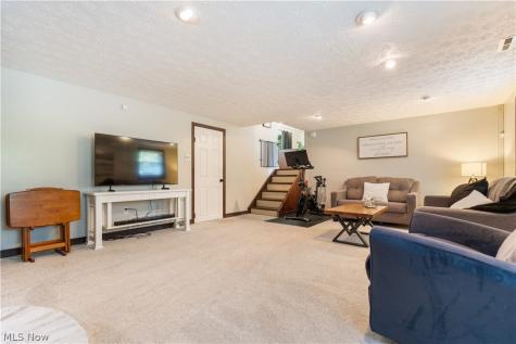 7328 Lake O Springs Avenue NW North Canton OH 44720