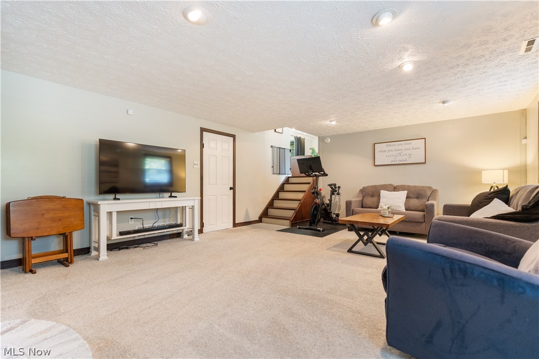 7328 Lake O Springs Avenue NW North Canton OH 44720