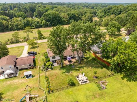 7328 Lake O Springs Avenue NW North Canton OH 44720