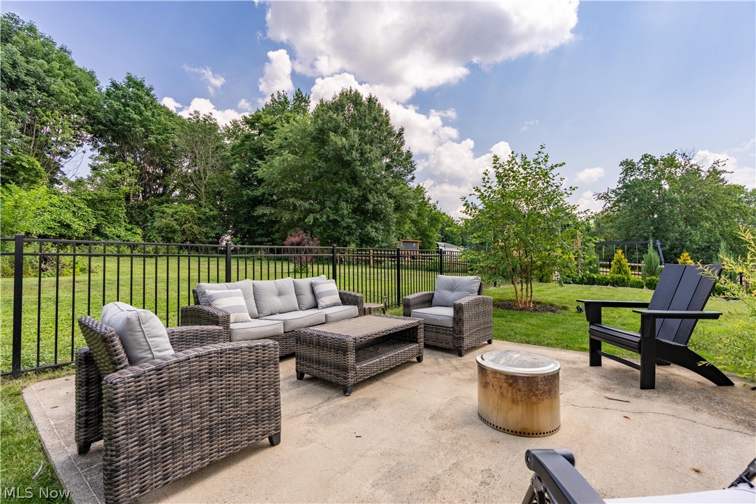 7328 Lake O Springs Avenue NW North Canton OH 44720