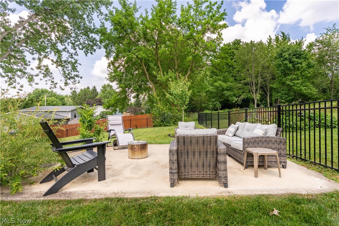 7328 Lake O Springs Avenue NW North Canton OH 44720