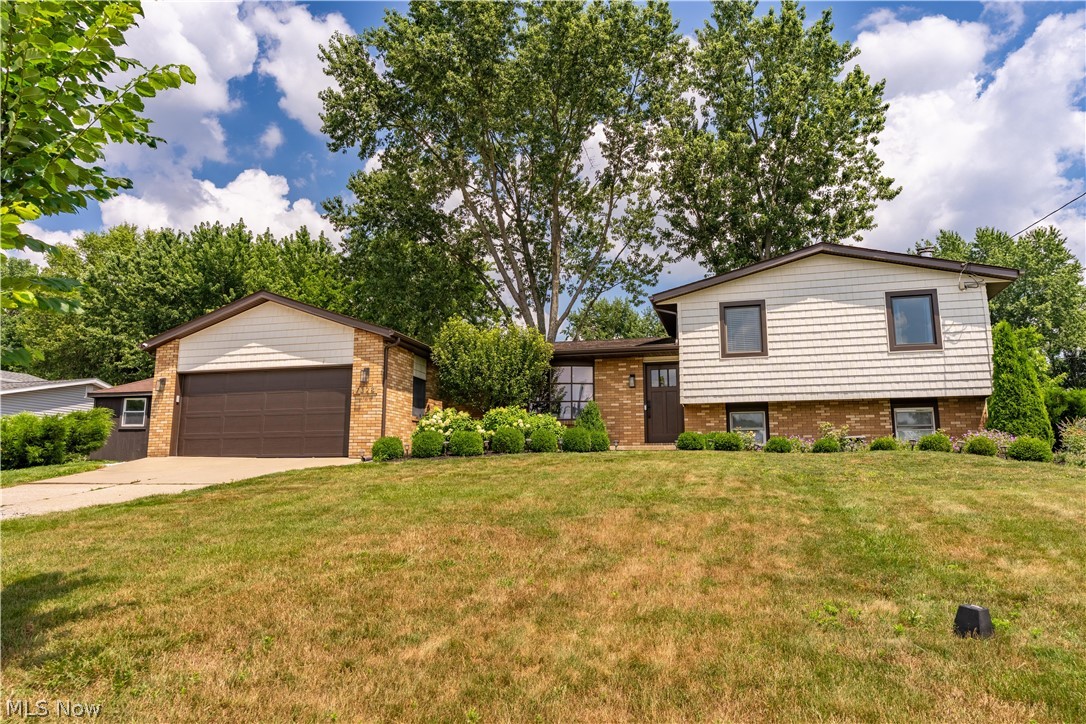 7328 Lake O Springs Avenue NW North Canton OH 44720