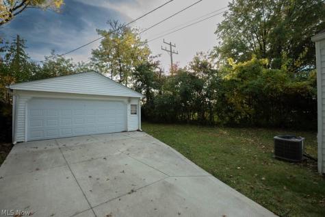 14613 Emery Avenue Cleveland OH 44135