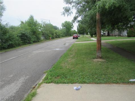 127 Belmont Avenue Elyria OH 44035