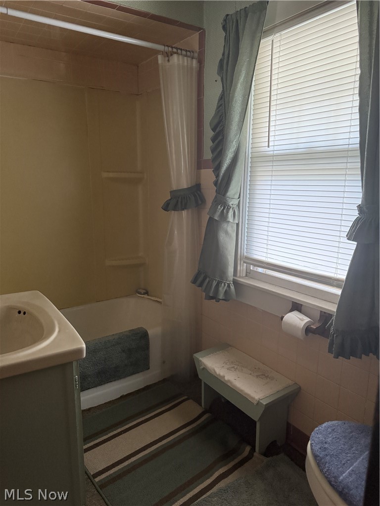 1023 Foster Avenue Cambridge OH 43725