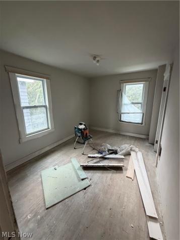 10708 Grantwood Avenue Cleveland OH 44108