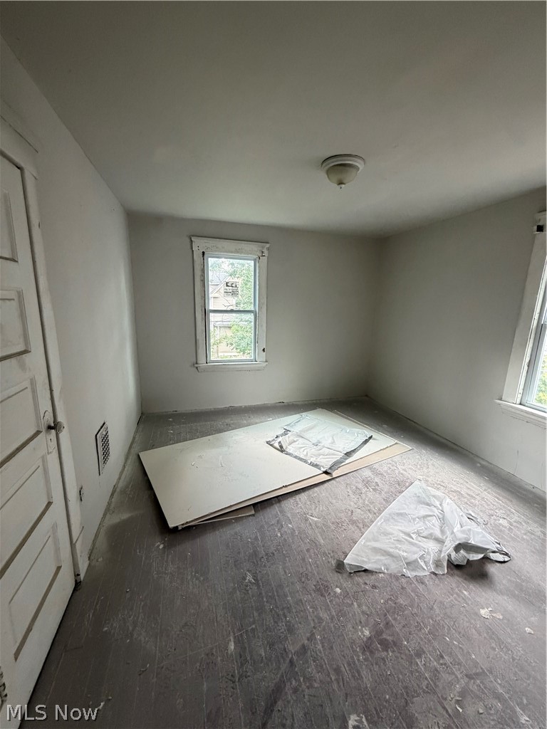10708 Grantwood Avenue Cleveland OH 44108