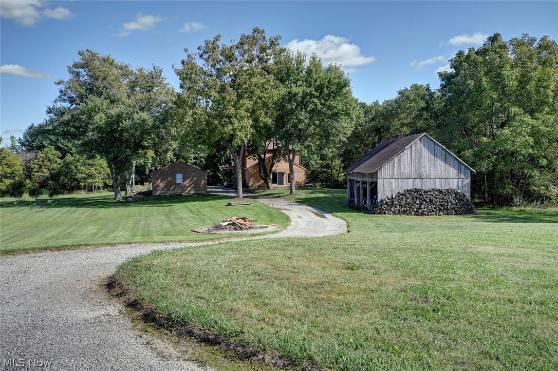 6075 Paris Avenue NE Louisville OH 44641