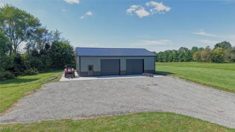 6075 Paris Avenue NE Louisville OH 44641