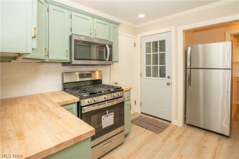1032 Roosevelt Street NE Massillon OH 44646