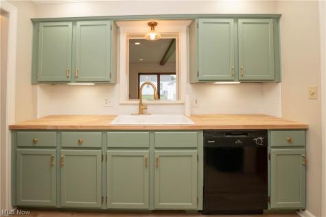 1032 Roosevelt Street NE Massillon OH 44646