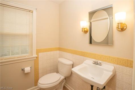 1032 Roosevelt Street NE Massillon OH 44646