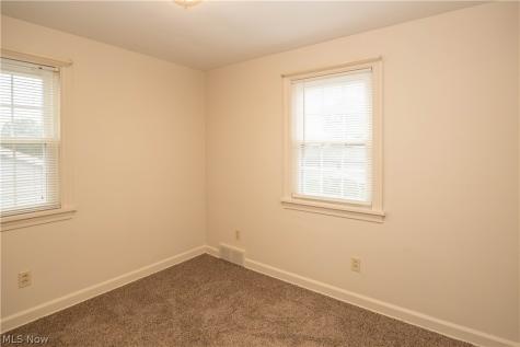 1032 Roosevelt Street NE Massillon OH 44646