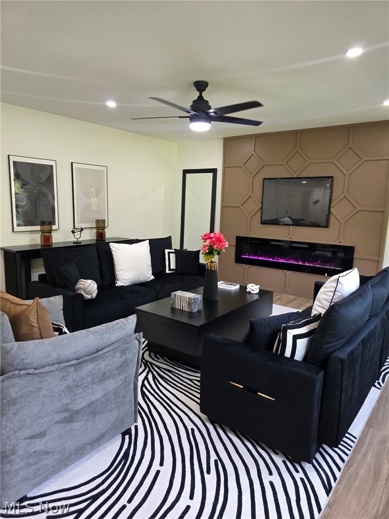 7602 Hickory Oakwood Village OH 44146