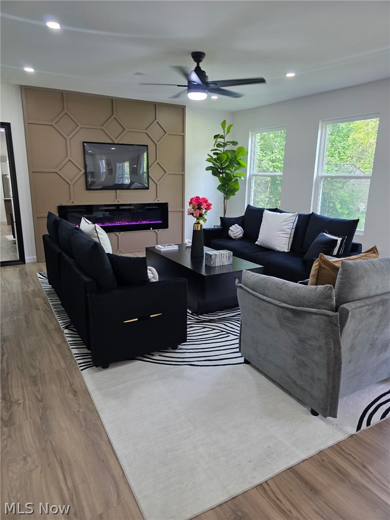 7602 Hickory Oakwood Village OH 44146