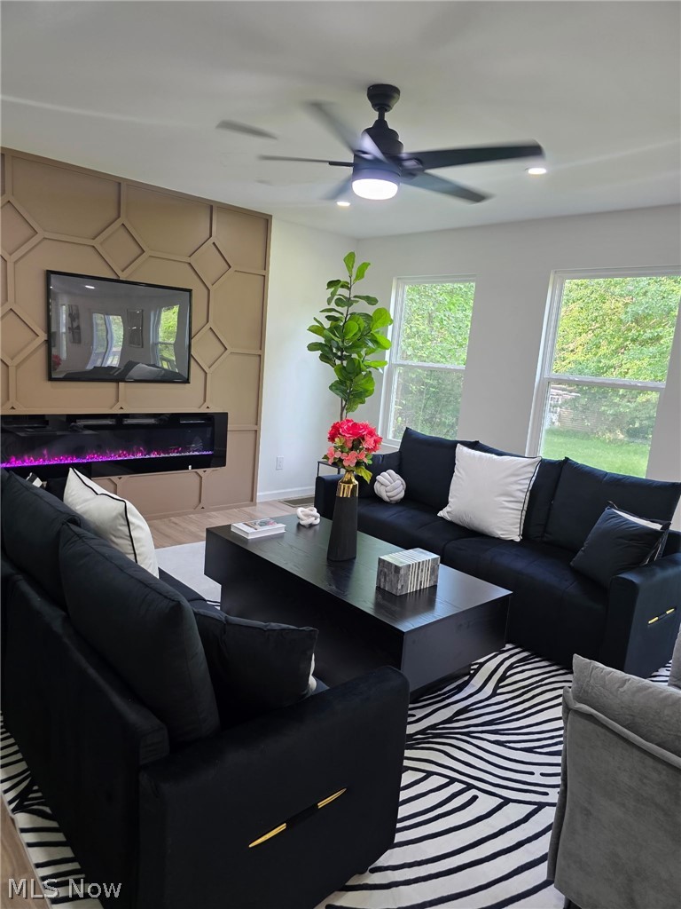 7602 Hickory Oakwood Village OH 44146