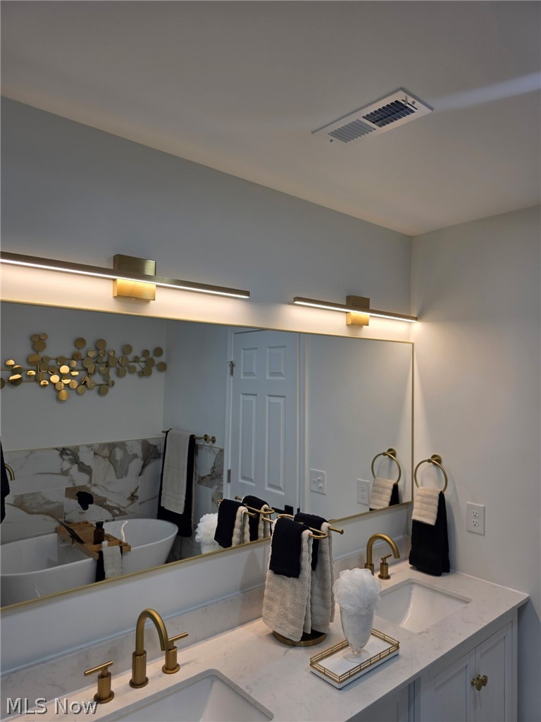 7602 Hickory Oakwood Village OH 44146