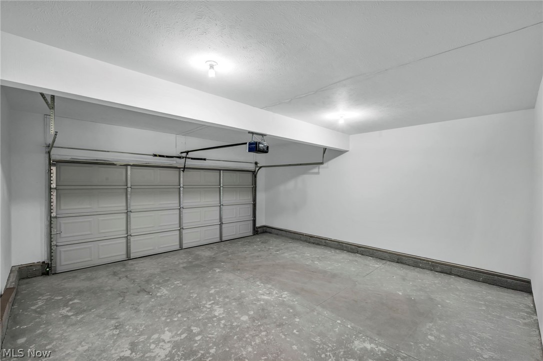 7602 Hickory Oakwood Village OH 44146