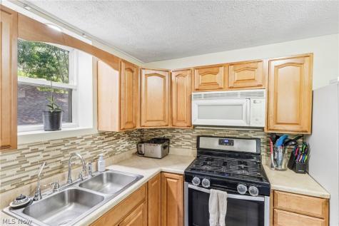 4006 Hiram Road NW Canton OH 44718