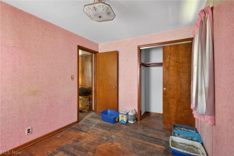 7146 W Parkview Drive Parma OH 44134