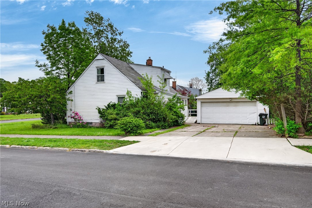 7146 W Parkview Drive Parma OH 44134