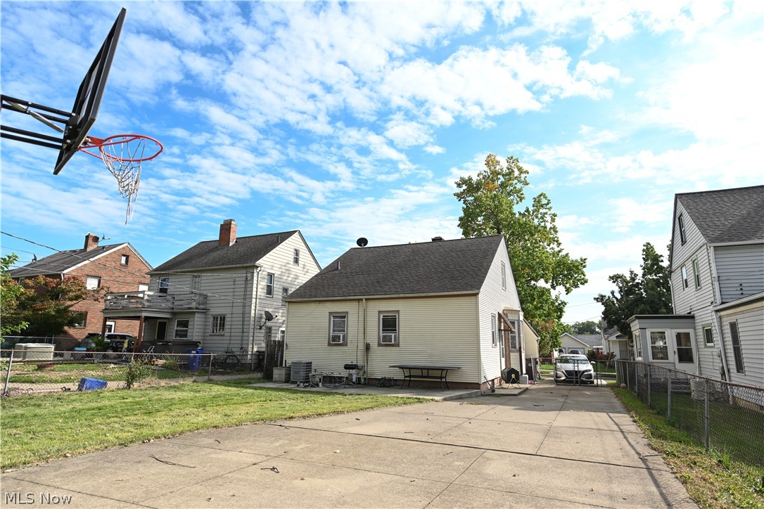 2308 Schell Avenue Cleveland OH 44109