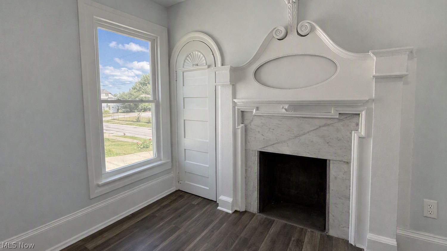 1886 E 71st Street Cleveland OH 44103