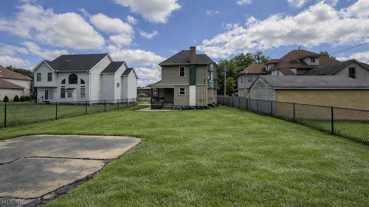 1886 E 71st Street Cleveland OH 44103