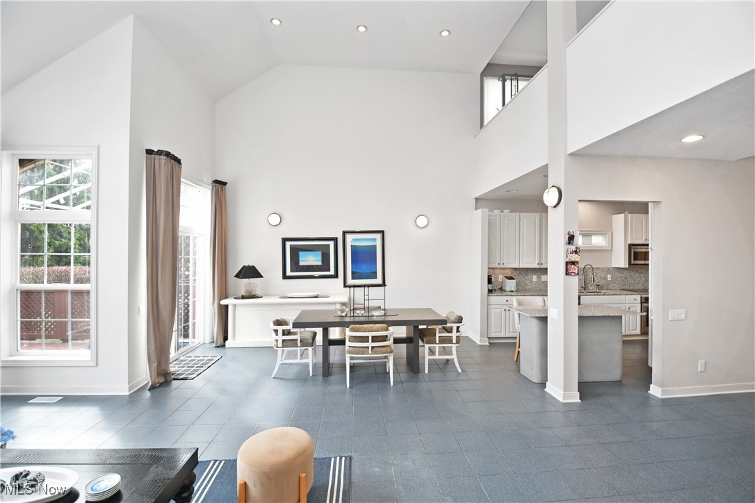 381 W Glengary Circle Highland Heights OH 44143