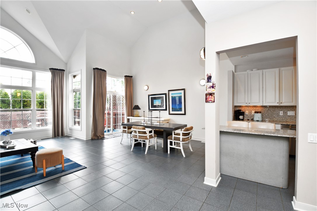 381 W Glengary Circle Highland Heights OH 44143