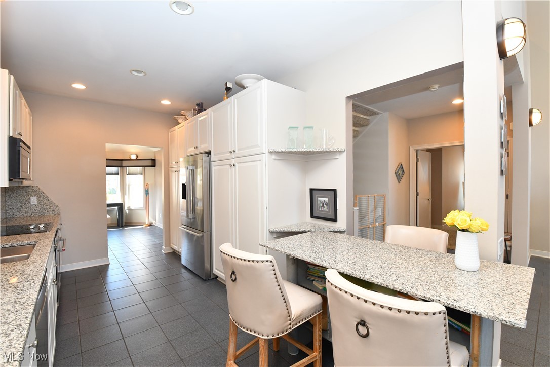 381 W Glengary Circle Highland Heights OH 44143