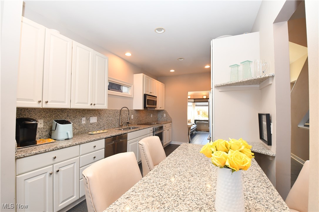 381 W Glengary Circle Highland Heights OH 44143