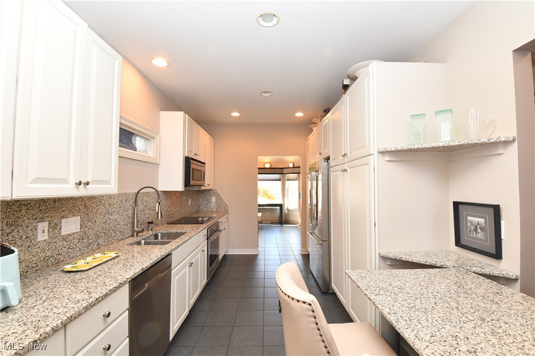 381 W Glengary Circle Highland Heights OH 44143