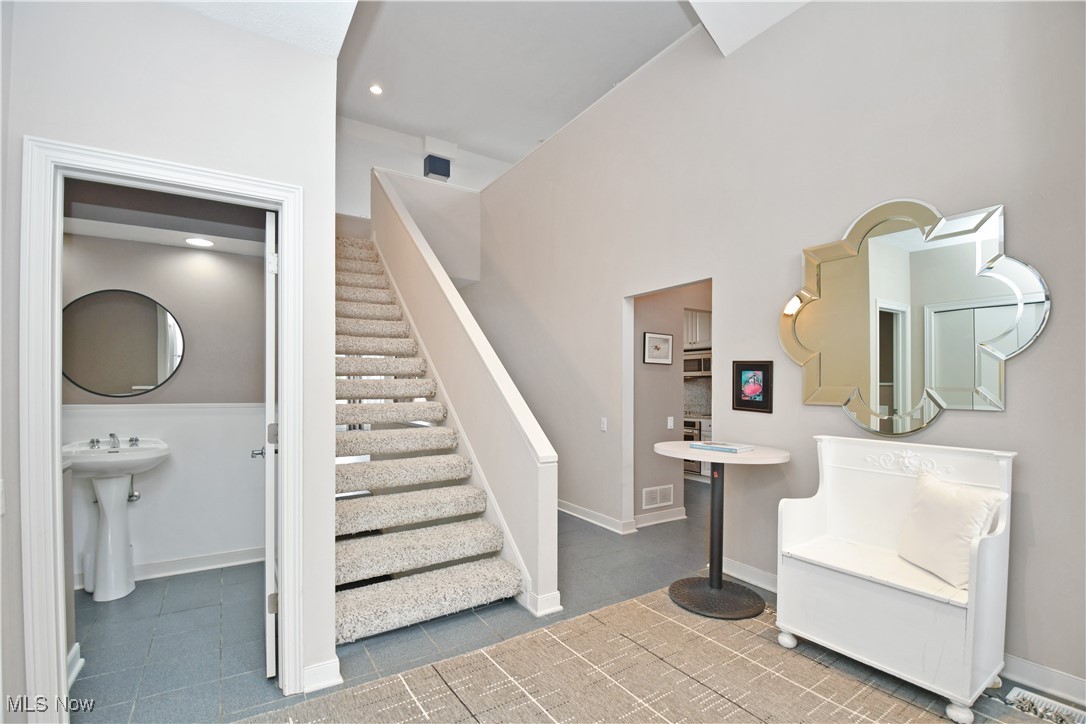 381 W Glengary Circle Highland Heights OH 44143