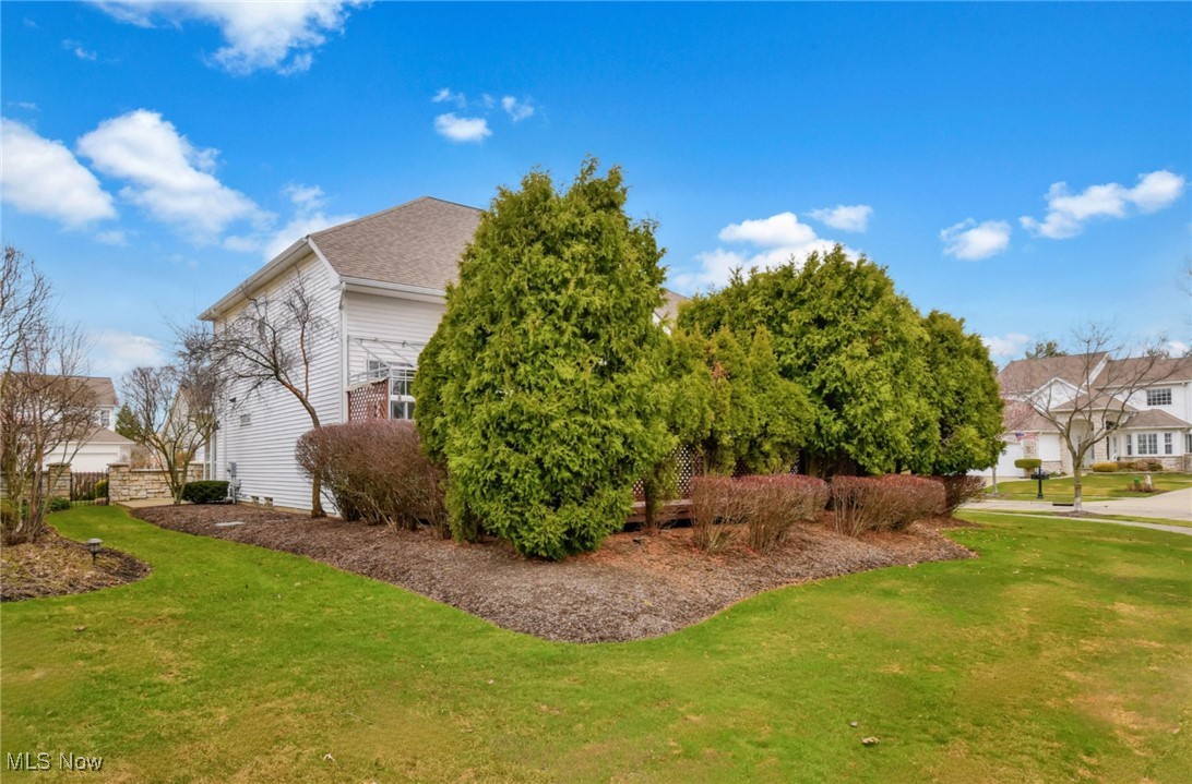 381 W Glengary Circle Highland Heights OH 44143